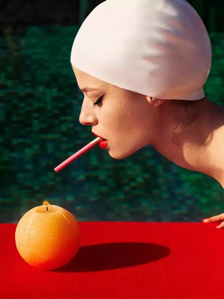 当女摄影师好色起来……色彩运用很大胆。