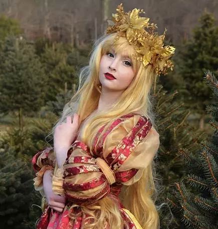 18岁天才设计师，自己设计的连衣裙很美很有设计感